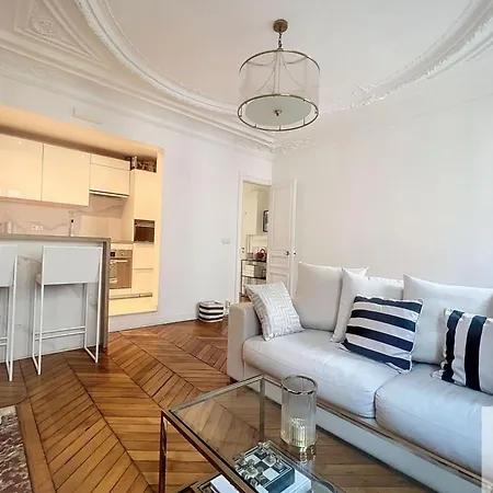 Appartement Charming Typical Parisian In The Heart Of