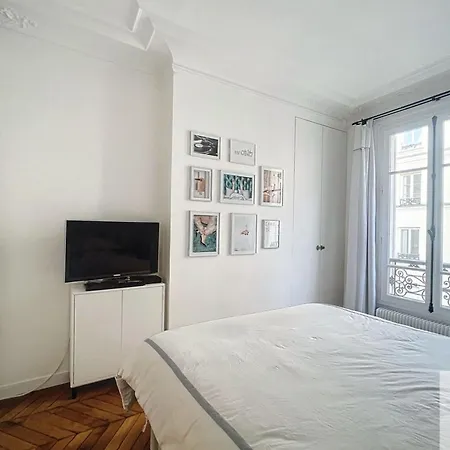 Charming Typical Parisian In The Heart Of *