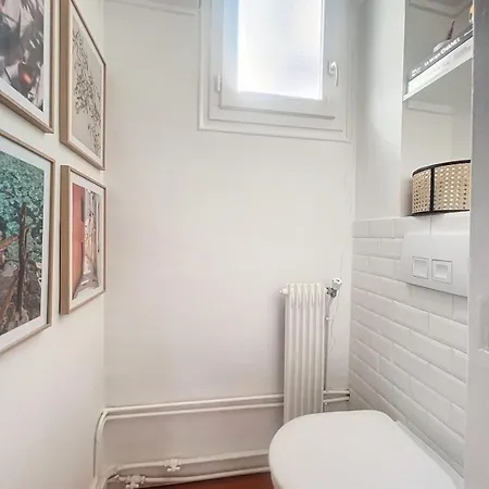Appartement Charming Typical Parisian In The Heart Of *